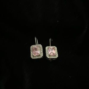 1/2’pink sq. drop earrings, glass chip border